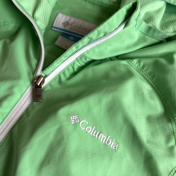 Columbia light-weight hooded jacket (women’s S) - Picture 3 of 8